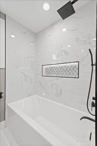 3863 N Oriole Avenue, Chicago, IL 60634