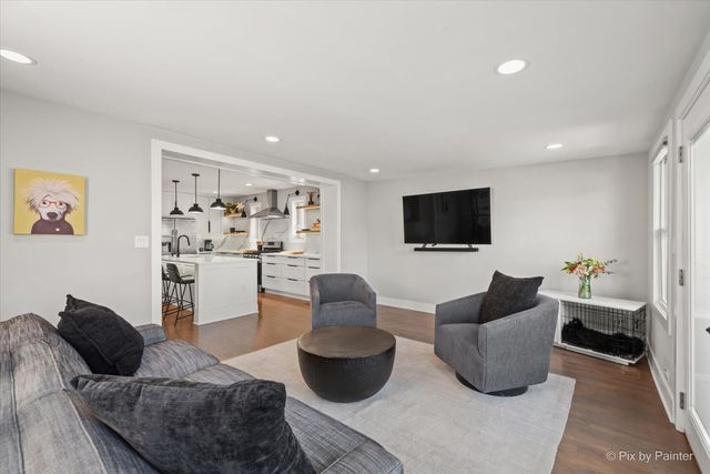 3863 N Oriole Avenue, Chicago, IL 60634