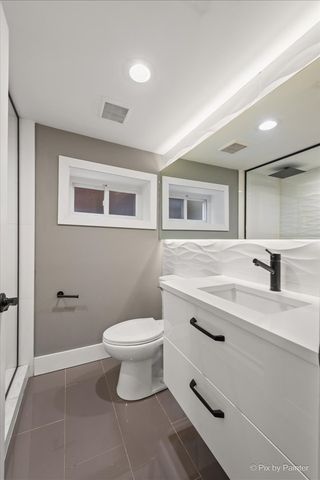 3863 N Oriole Avenue, Chicago, IL 60634