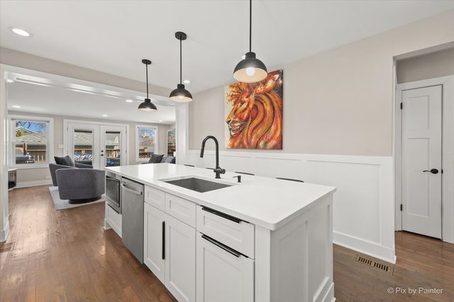 3863 N Oriole Avenue, Chicago, IL 60634