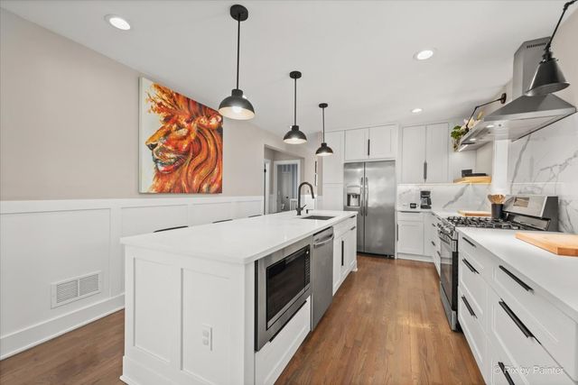 3863 N Oriole Avenue, Chicago, IL 60634