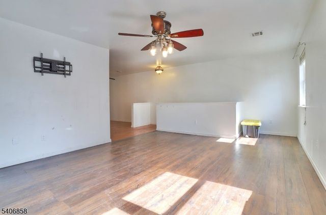 63 Hobson St, Newark City, NJ 07112