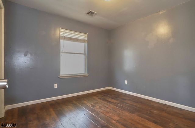 63 Hobson St, Newark City, NJ 07112