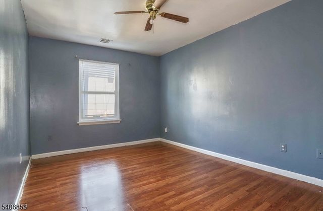 63 Hobson St, Newark City, NJ 07112