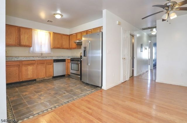 63 Hobson St, Newark City, NJ 07112