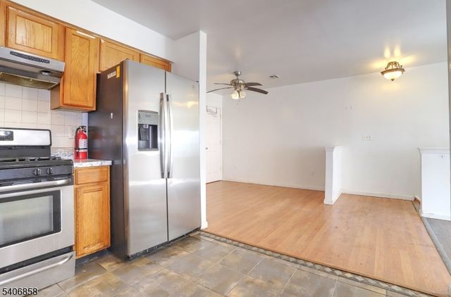 63 Hobson St, Newark City, NJ 07112