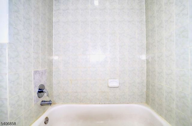 63 Hobson St, Newark City, NJ 07112