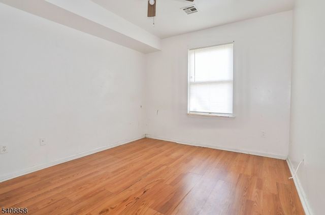 63 Hobson St, Newark City, NJ 07112