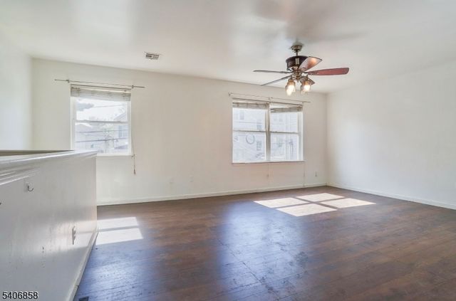 63 Hobson St, Newark City, NJ 07112