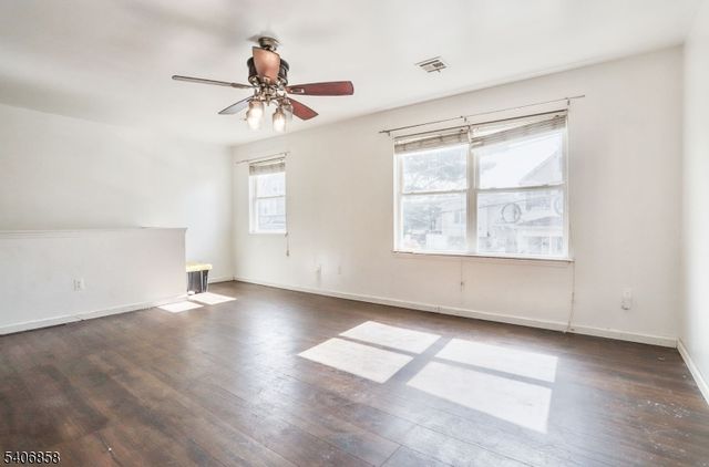 63 Hobson St, Newark City, NJ 07112