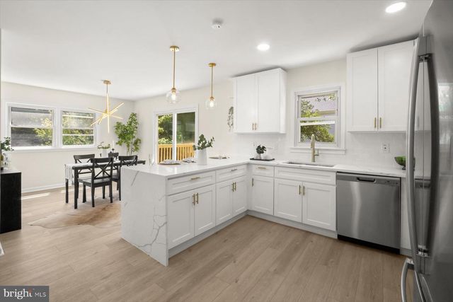 1204 NOVA AVE, Capitol Heights, MD 20743
