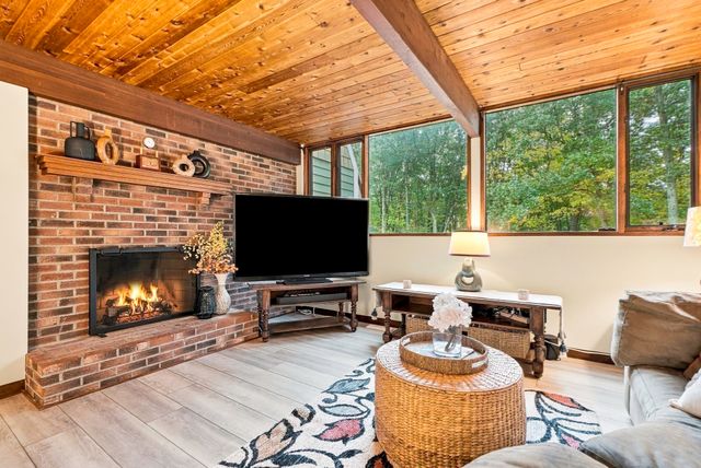 4 Stoney Brook Road, Hopkinton, MA 01748