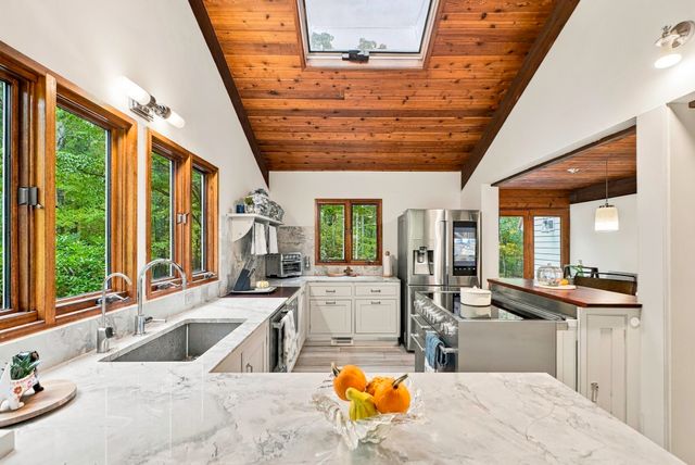 4 Stoney Brook Road, Hopkinton, MA 01748