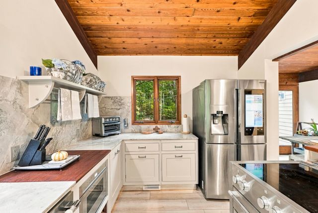 4 Stoney Brook Road, Hopkinton, MA 01748