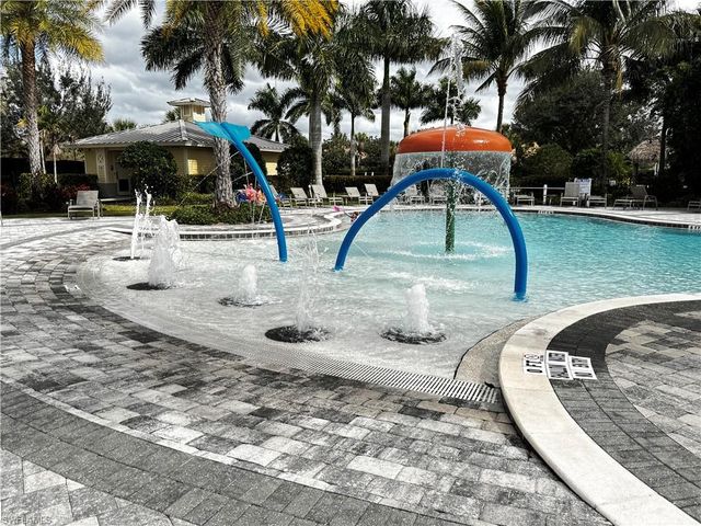 2084 Wellington ST, Naples, FL 34120