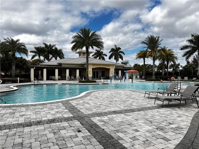 2084 Wellington ST, Naples, FL 34120