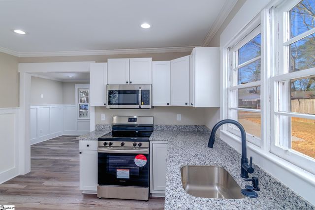 49 Tuskegee Avenue, Greenville, SC 29607