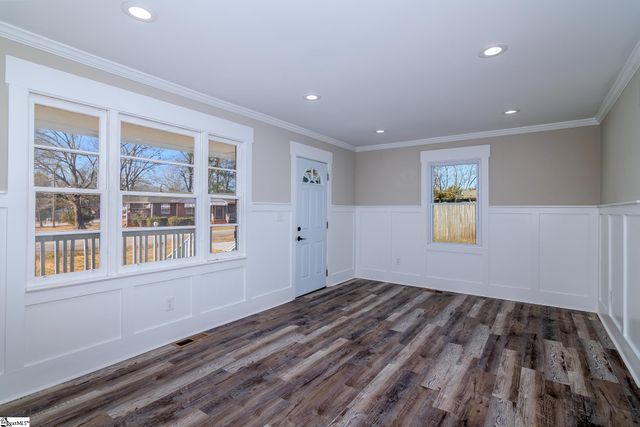49 Tuskegee Avenue, Greenville, SC 29607