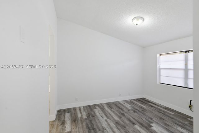 6473 NW 170th Ln, Hialeah, FL 33015