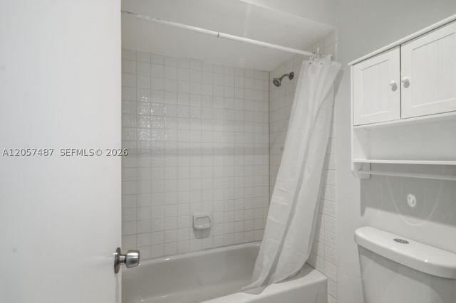 6473 NW 170th Ln, Hialeah, FL 33015