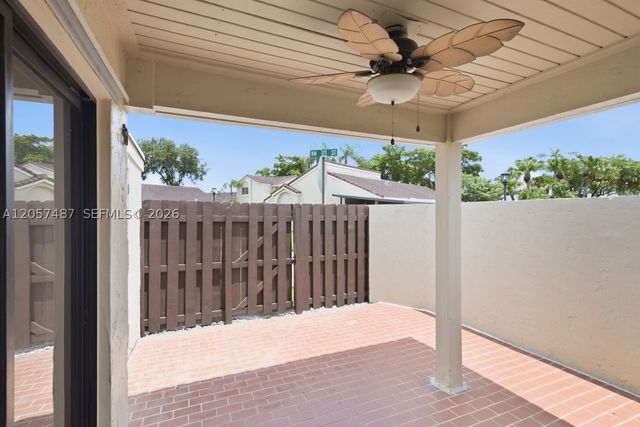 6473 NW 170th Ln, Hialeah, FL 33015