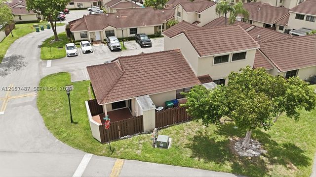 6473 NW 170th Ln, Hialeah, FL 33015
