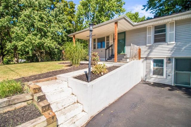 513 Golf Street, Odessa, MO 64076