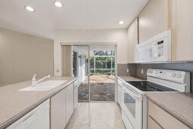 4202 Water Oak Court, Palm Beach Gardens, FL 33410