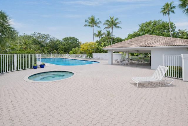 4202 Water Oak Court, Palm Beach Gardens, FL 33410