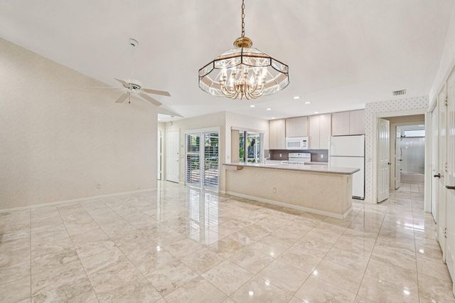 4202 Water Oak Court, Palm Beach Gardens, FL 33410