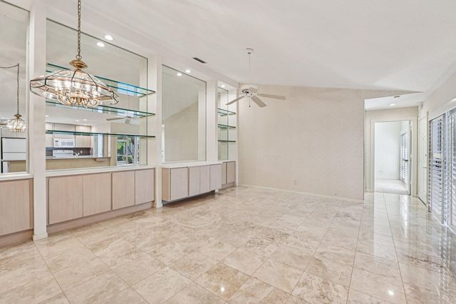 4202 Water Oak Court, Palm Beach Gardens, FL 33410