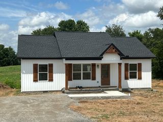 1015 Landing Lane, Adams, TN 37010