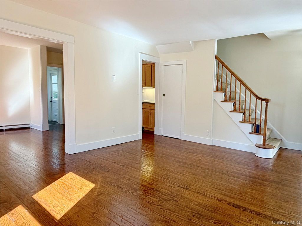 92 School Street, Oyster Bay, NY 11771 — photo 2