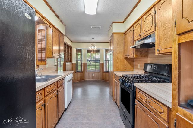 10016 Mustang Circle, Keithville, LA 71047