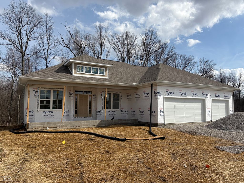 3584 Maple Ridge Drive, Columbus, IN 47201