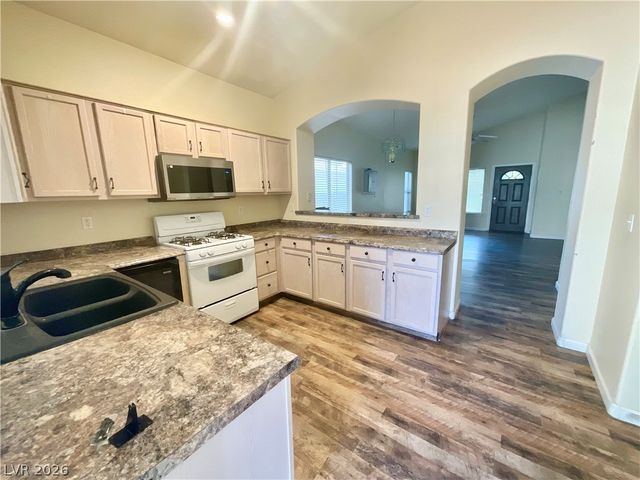 4604 Possum Berry Lane, North Las Vegas, NV 89081
