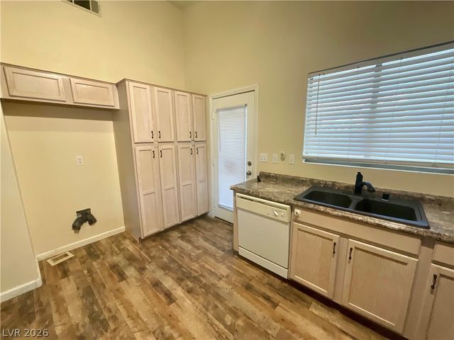 4604 Possum Berry Lane, North Las Vegas, NV 89081