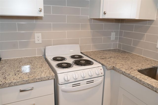 97 Anthony ST B, Austin, TX 78702