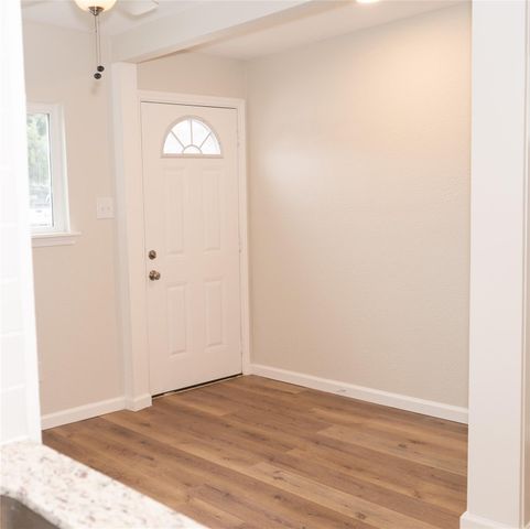 97 Anthony ST B, Austin, TX 78702