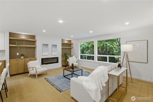 4008 NE 197th Street, Lake Forest Park, WA 98155