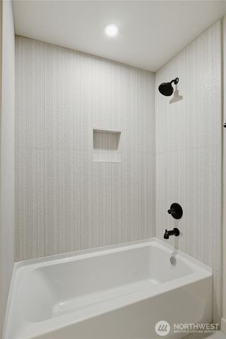 4008 NE 197th Street, Lake Forest Park, WA 98155