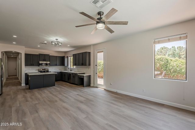 180 W ROADRUNNER Drive, Chandler, AZ 85286