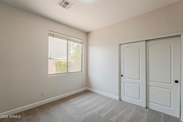 180 W ROADRUNNER Drive, Chandler, AZ 85286