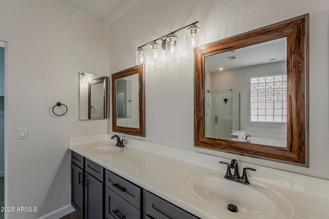 180 W ROADRUNNER Drive, Chandler, AZ 85286