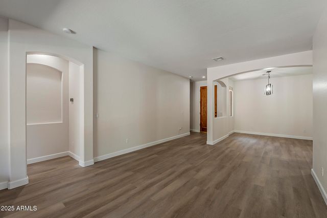 180 W ROADRUNNER Drive, Chandler, AZ 85286