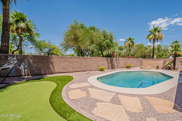 180 W ROADRUNNER Drive, Chandler, AZ 85286