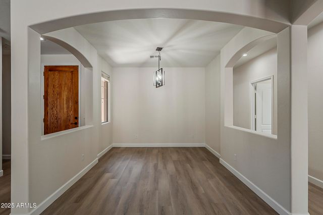 180 W ROADRUNNER Drive, Chandler, AZ 85286