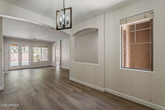 180 W ROADRUNNER Drive, Chandler, AZ 85286