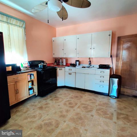 886 BARNESVILLE DR, Barnesville, PA 18214