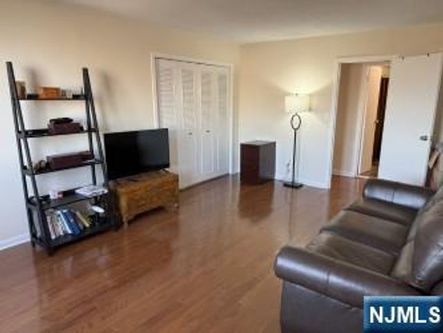 160 Overlook Avenue 11A, Hackensack, NJ 07601